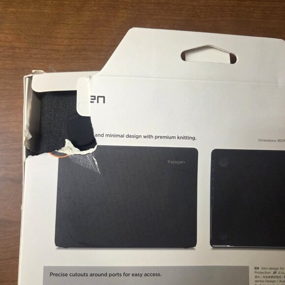 Spigen Apple MacBook Pro 2021/23 M1 M2 Urban Fit Case Slim Cover ACS04213 - Picture 3 of 5